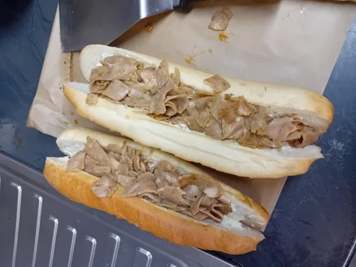 Friterie pour manger un sandwich ou américain kébab a Dunkerque, Dunkerque, Délice Frites