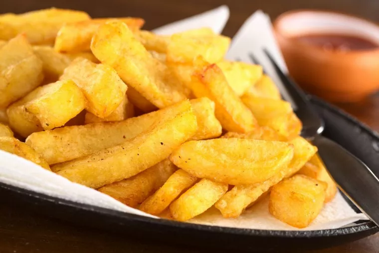 Déguster des frites à l'huile de tournesol en famille un dimanche soir, Dunkerque, Délice Frites